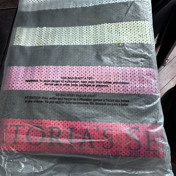 Nwt VICTORIA'S SECRET STRIPED SEQUIN BLACK PINK RED LOGO TOTE - Picture 12 of 13